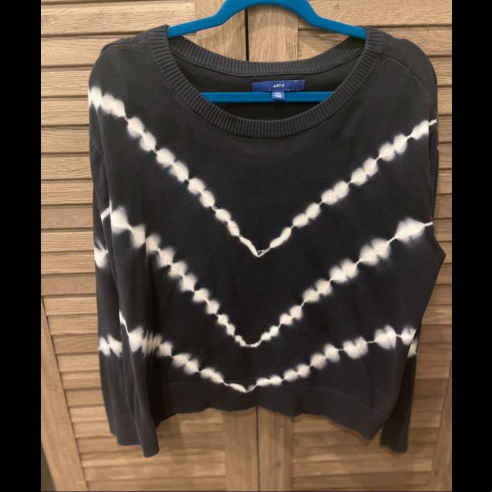 Tie dye black and white sweater
